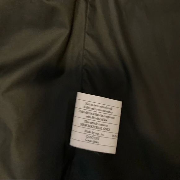 Patagonia Women's Down Filled Hooded Vest. Sz: Small - Picture 9 of 11